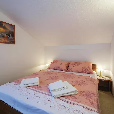 Apartamento 2 Bedroom Awesome In