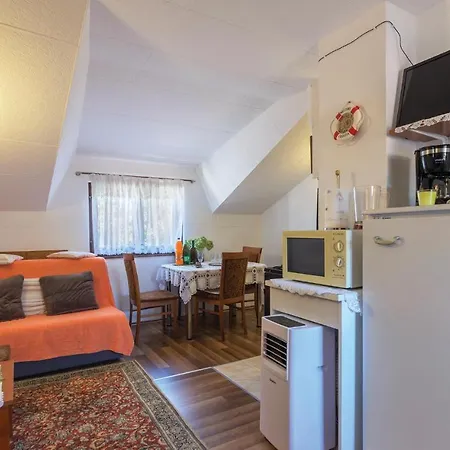 2 Bedroom Awesome In Pavicini