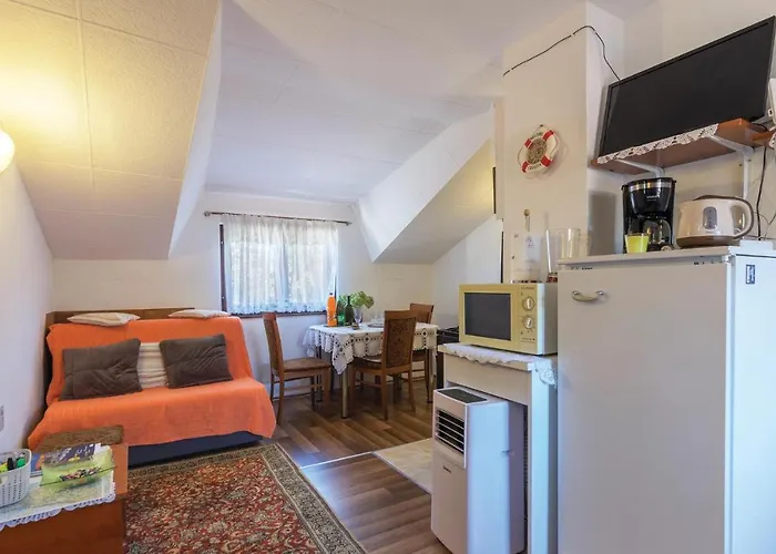 2 Bedroom Amazing In Pavicini